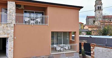Perfect Holiday Apartment With Pool