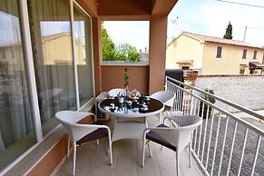 Perfect Holiday Apartment With Pool
