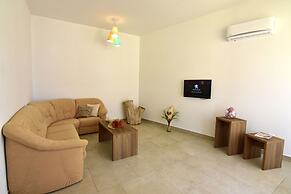 Perfect Holiday Apartment With Pool