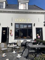Room4