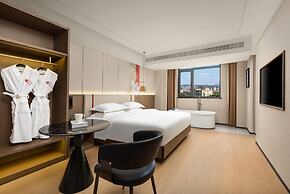 Ramada Encore By Wyndham Kunming South Station