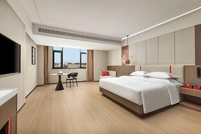 Ramada Encore By Wyndham Kunming South Station