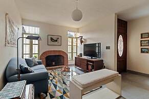 Quiet and Cozy Home with Great Location