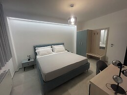 Gheloi Room