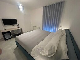 Gheloi Room