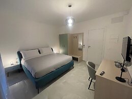 Gheloi Room