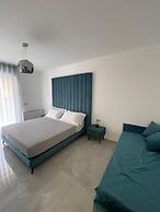 Gheloi Room