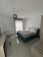 Gheloi Room
