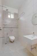 Hotel Tree Suites Next Airport In