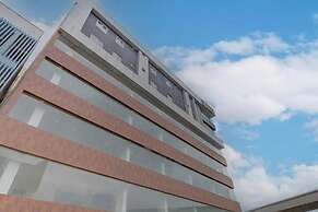 Hotel Tree Suites Next Airport In