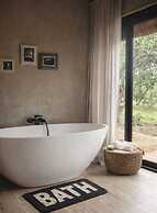 Simba Safaris African Pride