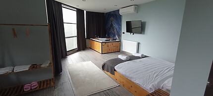 Merze Suit Otel