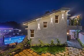 ELIVAAS Moonlit retreat 3 BHK with Pool