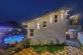 ELIVAAS Moonlit retreat 3 BHK with Pool