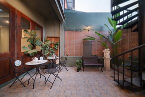Baan La-Or Heritage Suite