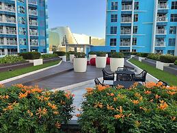 Playful 1BR Bayview Near Okada & MOA