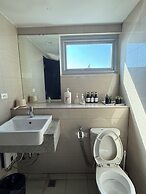 Playful 1BR Bayview Near Okada & MOA