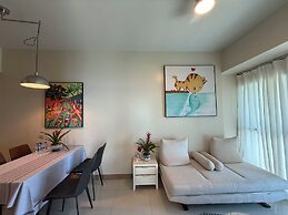 Playful 1BR Bayview Near Okada & MOA