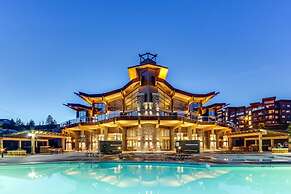 Bright 1 Bdrm at Amenity Rich Resort 102