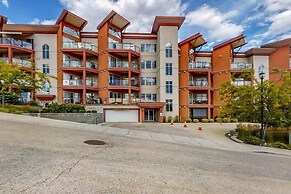 Bright 1 Bdrm at Amenity Rich Resort 102