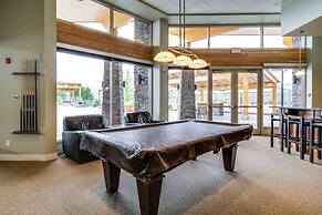Bright 1 Bdrm at Amenity Rich Resort 102