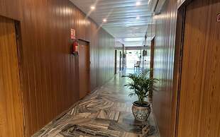 Hotel Meerut International