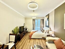 Cosmos Living Premier Studio Near Metro