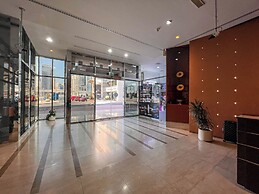 Cosmos Living Premier Studio Near Metro