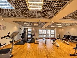 Cosmos Living Premier Studio Near Metro