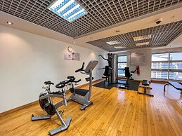 Cosmos Living Premier Studio Near Metro