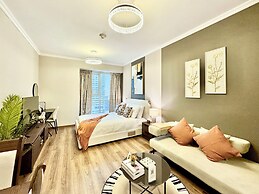 Cosmos Living Premier Studio Near Metro