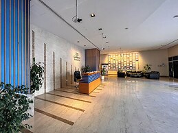 Cosmos Living Premier Studio Near Metro