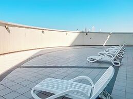 Cosmos Living Premier Studio Near Metro