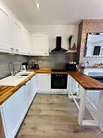 Apartment Sleeps 4 With Beach Access