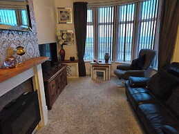 Apartment Sleeps 4 With Beach Access