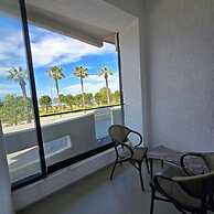 Suites By Jordan's Hotel