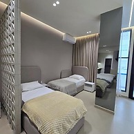 Suites By Jordan's Hotel