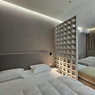 Suites By Jordan's Hotel