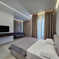 Suites By Jordan's Hotel