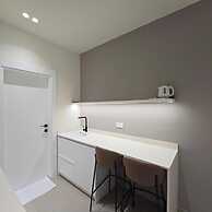 Suites By Jordan's Hotel