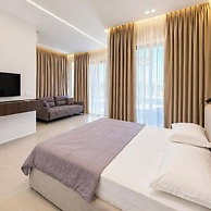 Suites By Jordan's Hotel