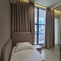 Suites By Jordan's Hotel