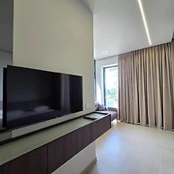 Suites By Jordan's Hotel