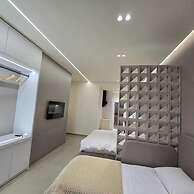 Suites By Jordan's Hotel