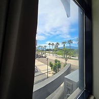 Suites By Jordan's Hotel