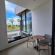 Suites By Jordan's Hotel