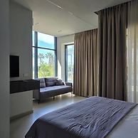 Suites By Jordan's Hotel