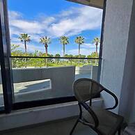 Suites By Jordan's Hotel