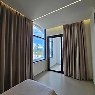 Suites By Jordan's Hotel