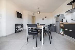 Modern 2BR Retreat in Pula - Bright Quiet